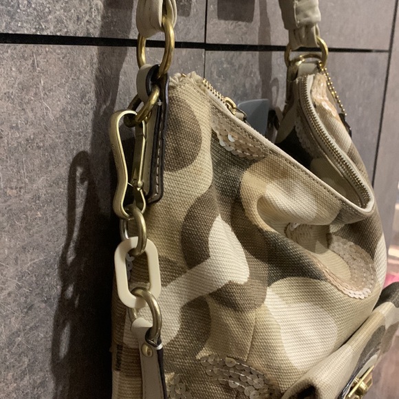 Authentic Coach sequinned hobo in mint condition. - Picture 4 of 8